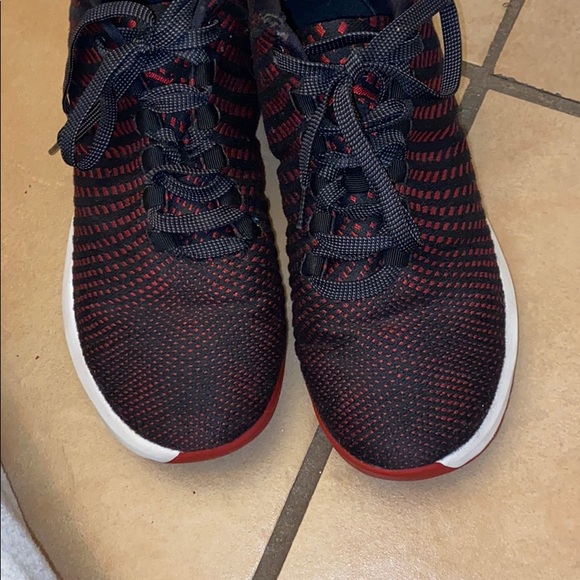 JORDAN - MEN - B. FLY - BLACK/RED/WHITE - Picture 4 of 4